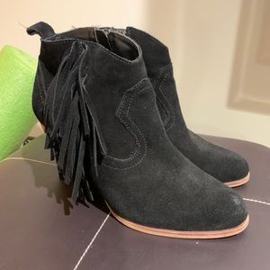 Steve Madden Fringe booties